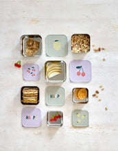 Laden Sie das Bild in den Galerie-Viewer, Snackbox 3er Set aus Edelstahl für Kinder, Zitronenmotiv, BPA-frei, spülmaschinengeeignet, platzsparend, aus der Happy Fruits Kollektion.
