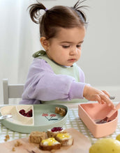 Laden Sie das Bild in den Galerie-Viewer, LÄSSIG Menüteller Kinder Silikon 3er Set Happy Fruits Kirsche, Regenbogenform, BPA-frei, stapelbar, bruchfest, spülmaschinen- und mikrowellengeeignet.