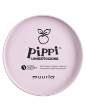 Laden Sie das Bild in den Galerie-Viewer, Metalldose Pippi Langstrumpf Fruits in Rosa von Muurla mit Pippi-Motiv, runde Aufbewahrungsdose, ca. 14 cm hoch