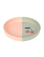 Laden Sie das Bild in den Galerie-Viewer, LÄSSIG Runder Kinderteller aus rosa Silikon im Kirsch-Design, BPA-frei, mikrowellen- und spülmaschinengeeignet, für Babys ab 6 Monaten.