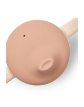 Laden Sie das Bild in den Galerie-Viewer, Liewood Trinklernbecher Neil Butterfly Apple Blossom aus Silikon mit Griffen und Ausguss, 150 ml.