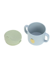 Laden Sie das Bild in den Galerie-Viewer, Mehrfarbiger Trinklernbecher mit Zitronenmotiv, BPA-frei, mit Griffen und Antitropf-Ventil, spülmaschinen- und mikrowellengeeignet, für Babys ab 6 Monaten.