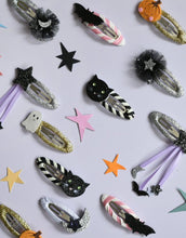 Laden Sie das Bild in den Galerie-Viewer, Haarspangen 2er-Set I Spooky Star Streamer