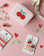 Laden Sie das Bild in den Galerie-Viewer, Haargummis I Stripy Cherry