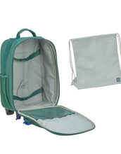 Laden Sie das Bild in den Galerie-Viewer, Kinderkoffer Trolley Little Gang von Lässig in Dunkelgrün aus recyceltem Polyester mit Rollen, Teleskopgriff, 22 l Volumen und buntem Patch, ideal für Reisen.