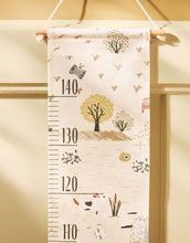 Laden Sie das Bild in den Galerie-Viewer, Jollein Messlatte „Tiny Park“ – Kinderzimmer-Messlatte mit niedlichen Tiermotiven (Katze, Hund, Eule), 120x20x1 cm, dekorativ und liebevoll gestaltet.