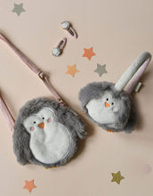 Laden Sie das Bild in den Galerie-Viewer, Flauschige Rockahula Ohrenwärmer in fröhlichen Farben mit liebevollen Details – warm, weich und perfekt für kalte Wintertage.