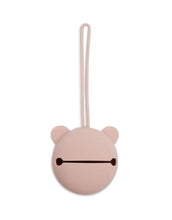 Laden Sie das Bild in den Galerie-Viewer, Jollein Silikon-Schnulleretui Ø 7 cm in der Farbe Wild Rose – rundes, BPA-freies Etui mit Schlaufe zum sicheren Aufbewahren des Schnullers unterwegs.