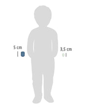 Laden Sie das Bild in den Galerie-Viewer, 18 naturfarbene Balanciersteine Safari aus Holz von small foot, verschiedene Größen und unregelmäßige Formen, ideal zum Stapeln und Balancieren.