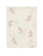 Laden Sie das Bild in den Galerie-Viewer, Jollein Waschlappen Musselin 3er Set „Twig“ – hydrophile Baumwoll-Waschlappen mit Zweigprint, in Olive Green oder Wild Rose, OEKO-TEX zertifiziert, weich zur Babyhaut.