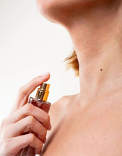 Laden Sie das Bild in den Galerie-Viewer, Eau de Toilette Irisblütenblätter 50ml von Panier des Sens, pudrig-anspruchsvoller Duft mit Iris Absolue, Zeder und Moschus