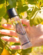 Laden Sie das Bild in den Galerie-Viewer, Eau de Toilette Milde Provence 50ml von Panier des Sens, frischer Zitrusduft mit Noten von Zypresse, Beifuß und Orangenblüte