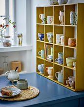 Laden Sie das Bild in den Galerie-Viewer, Naturfarbenes Steingut-Milchkännchen mit reaktiver Glasur von Bloomingville