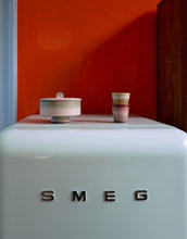 Laden Sie das Bild in den Galerie-Viewer, Becher 70's I Umber