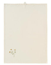 Laden Sie das Bild in den Galerie-Viewer, Geschirrtuch mit bestickter Blume von Ib Laursen