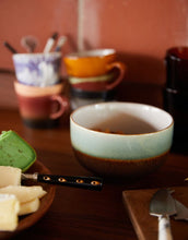 Laden Sie das Bild in den Galerie-Viewer, Noodle Schale Depths von hkliving – handgefertigte Steingut-Schale in tiefblauer Glasur, Ø 13,5 cm