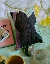 Laden Sie das Bild in den Galerie-Viewer, Tasse Artist Dipped von hkliving – handbemalte Steinzeug-Tasse im Unikat-Look