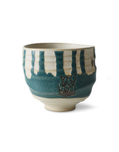 Laden Sie das Bild in den Galerie-Viewer, Tasse Artist Dipped von hkliving – handbemalte Steinzeug-Tasse im Unikat-Look