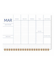 Laden Sie das Bild in den Galerie-Viewer, Familien Planer 2026 Beige von A-Journal – Spiralgebundene Jahresagenda für bis zu fünf Personen mit Wochenübersichten, Checklisten, Stickerblatt und cremefarbenem FSC-Papier.