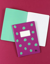 Laden Sie das Bild in den Galerie-Viewer, Notizheft kariert I Brombeer/Smilies Mint