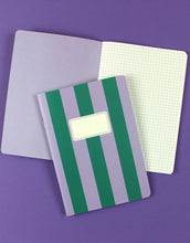 Laden Sie das Bild in den Galerie-Viewer, Notizheft kariert I Streifen - Grün/Flieder
