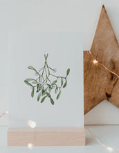 Laden Sie das Bild in den Galerie-Viewer, Postkarte Mistletoe von Eulenschnitt, Aquarellmotiv eines Mistelzweigs, DIN A6, matt lackiertes 400 g Papier.