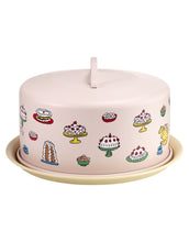 Laden Sie das Bild in den Galerie-Viewer, Kuchenplatte mit Deckel Pippi Langstrumpf von Muurla, runde Platte aus Stahl mit Haube und Pippi-Motiv, ideal für Torten und Geburtstage