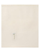 Laden Sie das Bild in den Galerie-Viewer, Stoffserviette mit Blume von Ib Laursen
