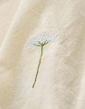 Laden Sie das Bild in den Galerie-Viewer, Stoffserviette Flora I Butter Cream
