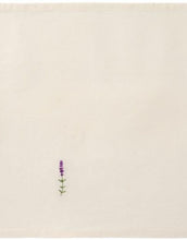 Laden Sie das Bild in den Galerie-Viewer, Stoffserviette Flora Butter Cream I Lavendel