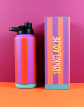 Laden Sie das Bild in den Galerie-Viewer, Ava & Yves Trinkflasche Stripes Fuchsia/Feuerrot/Petrol – 1 Liter Edelstahlflasche mit Sportverschluss, vakuumisoliert.