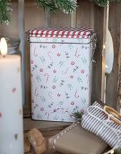 Laden Sie das Bild in den Galerie-Viewer, Metall-Keksdose Christmas Ginger von Det Gamle Apotek – nostalgische Dose in Altrosa für Weihnachtsgebäck.