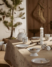 Laden Sie das Bild in den Galerie-Viewer, Kähler Hammershøi Christmas Kalenderkerze 2025 Ø5 cm I Weiß