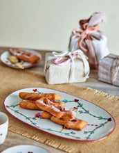 Laden Sie das Bild in den Galerie-Viewer, Bloomingville Servierplatte Yule aus Steingut – oval mit Weihnachtsmotiven