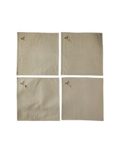 Laden Sie das Bild in den Galerie-Viewer, Stoffserviette 40x40 cm von Speedtsberg, Natural, mit gesticktem Weihnachtsbaum, 4er-Set – elegant und festlich für Advent und Weihnachten