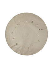 Laden Sie das Bild in den Galerie-Viewer, Runder Weihnachtsbaumteppich mit von Speedtsberg, 120 cm Durchmesser, 100 % Baumwolle, festliche Dekoration unter dem Weihnachtsbaum