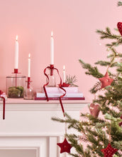 Laden Sie das Bild in den Galerie-Viewer, Runder roter Kerzenhalter aus Metall für Kerzen Ø 2,2 cm.