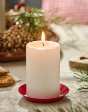 Laden Sie das Bild in den Galerie-Viewer, Rotes rundes Kerzentablett aus Metall, passend für Kerzen Ø 7 cm.