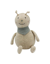 Laden Sie das Bild in den Galerie-Viewer, Babyrassel Marienkäfer I Creme/Puderblau