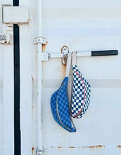 Laden Sie das Bild in den Galerie-Viewer, Bauchtasche I Checks Ecru Navy Blue