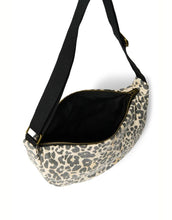 Laden Sie das Bild in den Galerie-Viewer, Tasche Fanny Pack Soft Cotton I Leopard