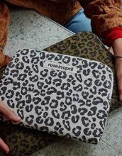 Laden Sie das Bild in den Galerie-Viewer, Ipadhülle Anouk I Graou Greige