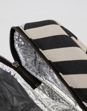 Laden Sie das Bild in den Galerie-Viewer, Kühltasche Satt I Schwarz/Off-White