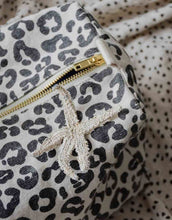 Laden Sie das Bild in den Galerie-Viewer, Kulturtasche Vic I Graou Leo Greige