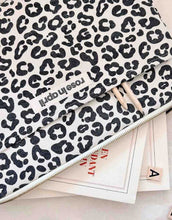 Laden Sie das Bild in den Galerie-Viewer, Laptophülle Octava 13/14" I Graou Leo Greige