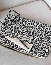 Laden Sie das Bild in den Galerie-Viewer, Laptophülle Octava 13/14" I Graou Leo Greige