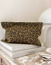 Laden Sie das Bild in den Galerie-Viewer, Pouch Lili I Graou Olive