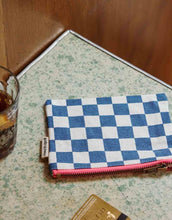 Laden Sie das Bild in den Galerie-Viewer, Purse Marie I Checks Blue Ecru