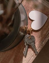 Laden Sie das Bild in den Galerie-Viewer, Schlüsselanhänger I Großes Herz/Rosa