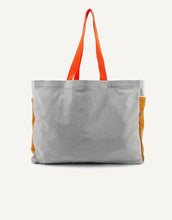 Laden Sie das Bild in den Galerie-Viewer, Shopper Farmhouse Jeans I Pear